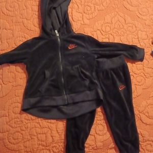 Nike Toddlet sweatsuit jogging suit
